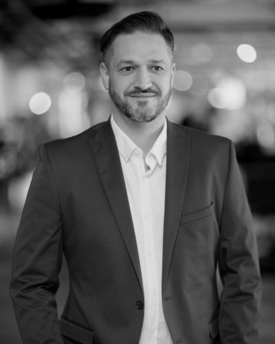 Palestrante Estevão Rizzo - Especialista em Marketing, Desenvolvimento de Negócios e Inovação Palestrante Estevão Rizzo - Marketing, Negócios e Inovação